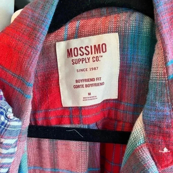 Five ~Plaid~ Shirts - Medium - Picture 6 of 8